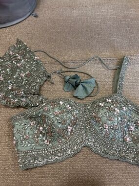 Beautiful Indian Pakistani saree pre draped